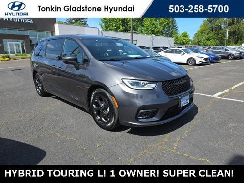 2022 Chrysler Pacifica Hybrid Touring L
