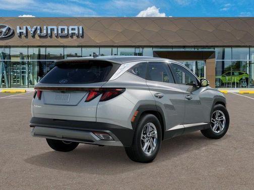 Shimmering Silver 2026 Hyundai TUCSON SE