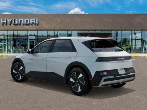 2025 Hyundai IONIQ 5 SE