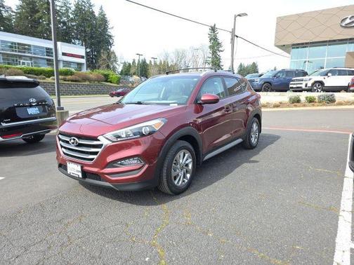 Ruby Wine 2017 Hyundai TUCSON SE