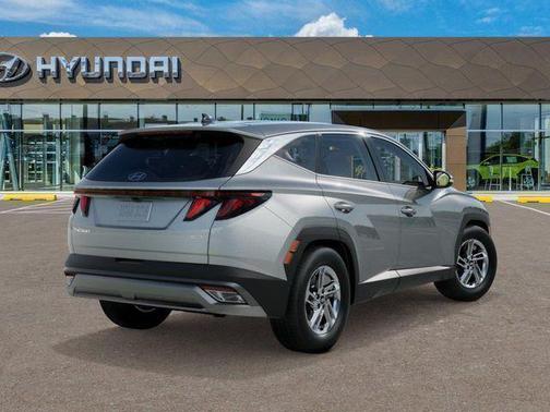 Shimmering Silver 2026 Hyundai TUCSON SE