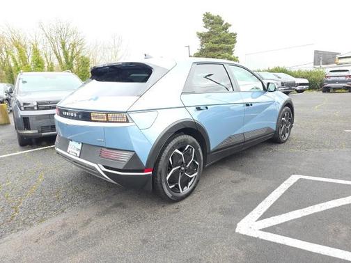 2024 Hyundai IONIQ 5 SE