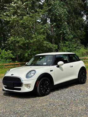 Pepper White 2018 MINI Hardtop Cooper
