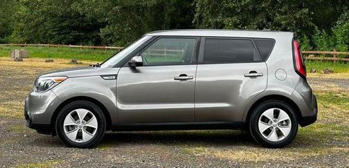 Titanium Gray 2016 Kia Soul Base