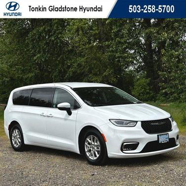 Bright White Clearcoat 2023 Chrysler Pacifica Touring L