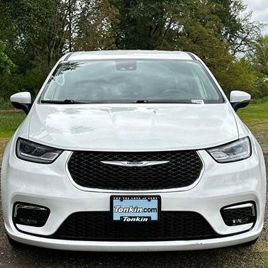 Bright White Clearcoat 2023 Chrysler Pacifica Touring L