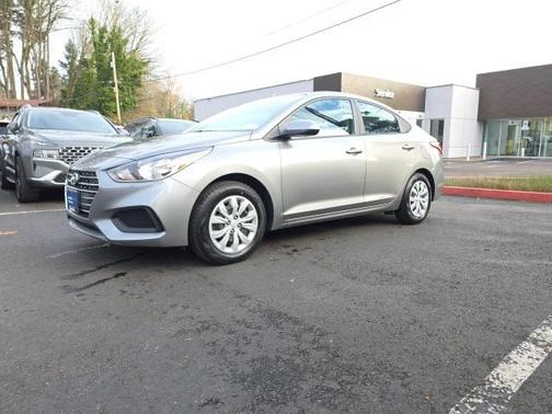 2022 Hyundai Accent SE