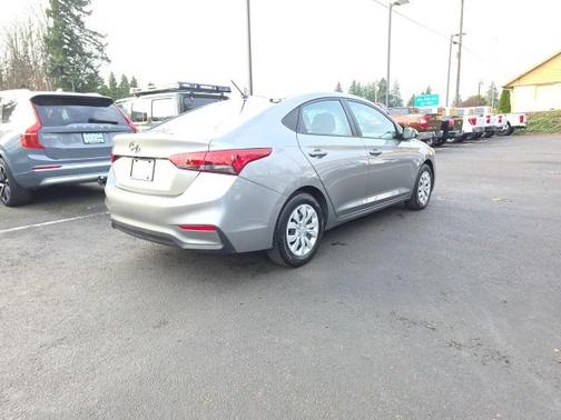 2022 Hyundai Accent SE