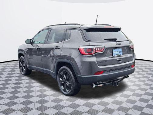 Granite Crystal Metallic Clearcoat 2018 Jeep Compass Latitude