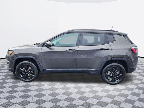 Granite Crystal Metallic Clearcoat 2018 Jeep Compass Latitude