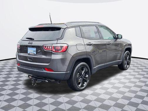 Granite Crystal Metallic Clearcoat 2018 Jeep Compass Latitude