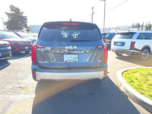 2024 Kia Telluride LX