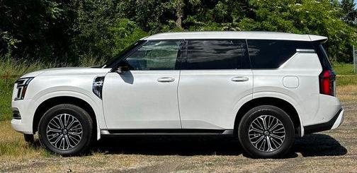 Aspen White Tricoat 2025 Nissan Armada SL 4WD