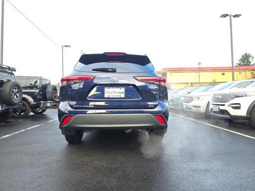 2022 Toyota Highlander Hybrid XLE