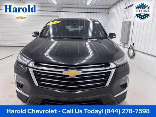 Mosaic Black Metallic 2023 Chevrolet Traverse LT Cloth