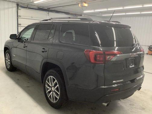2017 GMC Acadia SLE-2