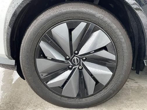 2025 Nissan ARIYA EVOLVE+