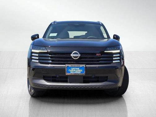 Super Black 2026 Nissan Kicks SR