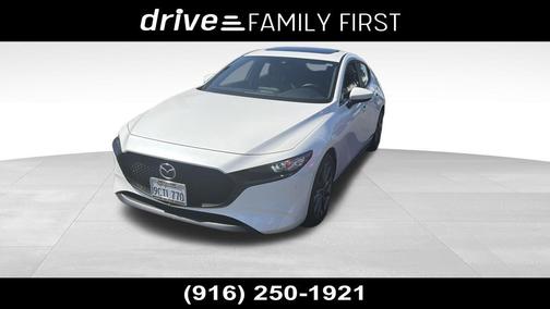 Snowflake White Pearl Mica 2022 Mazda Mazda3 FWD w/Preferred Package