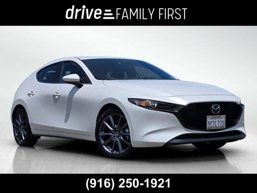 Snowflake White Pearl Mica 2022 Mazda Mazda3 FWD w/Preferred Package