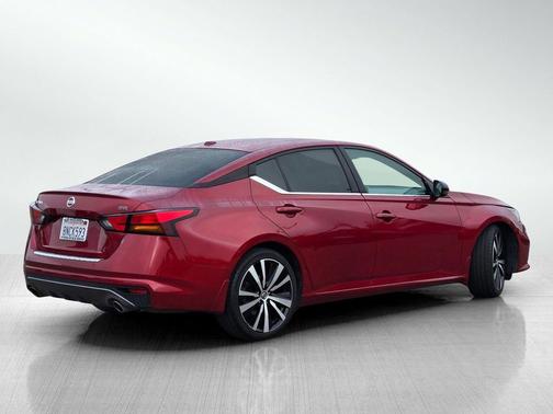 2020 Nissan Altima SR FWD