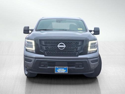 2023 Nissan Titan SV