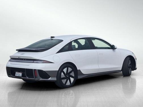 2025 Hyundai IONIQ 6 SE