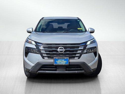 Brilliant Silver Metallic 2024 Nissan Rogue SV