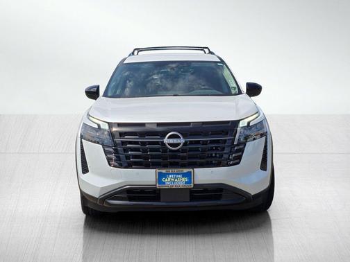 Everest White Pearl Tricoat 2026 Nissan Pathfinder SV