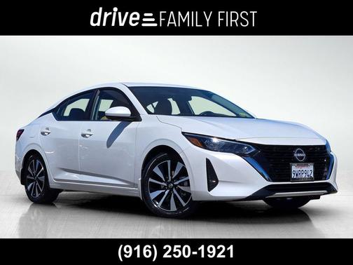 Aspen White Tricoat 2025 Nissan Sentra SV