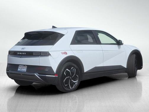 2024 Hyundai IONIQ 5 SE
