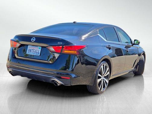 2020 Nissan Altima SR FWD