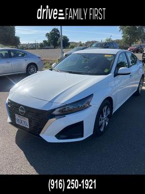 Glacier White 2023 Nissan Altima S FWD