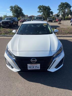 Glacier White 2023 Nissan Altima S FWD