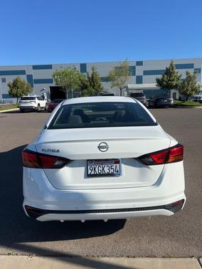 Glacier White 2023 Nissan Altima S FWD