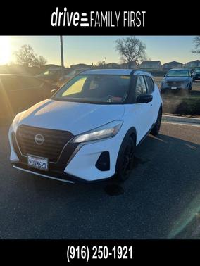 2023 Nissan Kicks SR