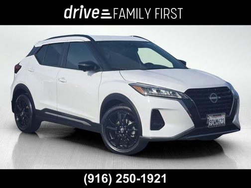 2023 Nissan Kicks SR