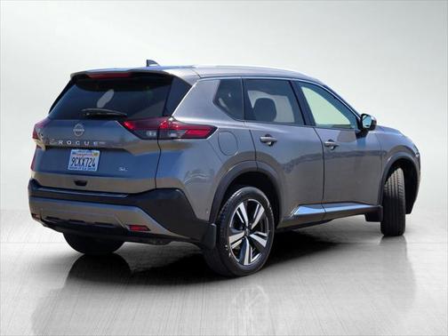 2022 Nissan Rogue SL