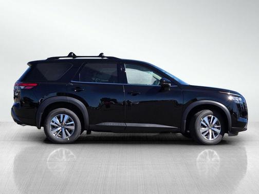 Super Black 2026 Nissan Pathfinder SL