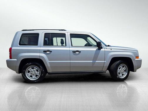 Bright Silver Metallic Clearcoat 2010 Jeep Patriot Sport