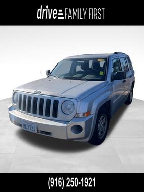 Bright Silver Metallic Clearcoat 2010 Jeep Patriot Sport