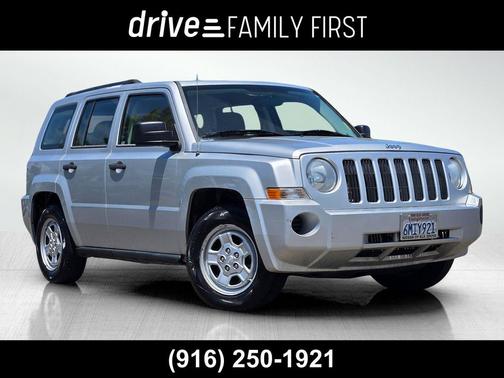 Bright Silver Metallic Clearcoat 2010 Jeep Patriot Sport