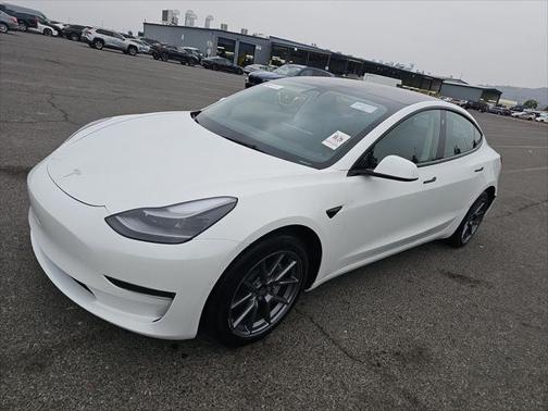 2022 Tesla Model 3 Standard Range