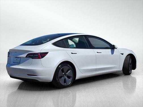 2022 Tesla Model 3 Standard Range