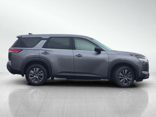 2024 Nissan Pathfinder S FWD