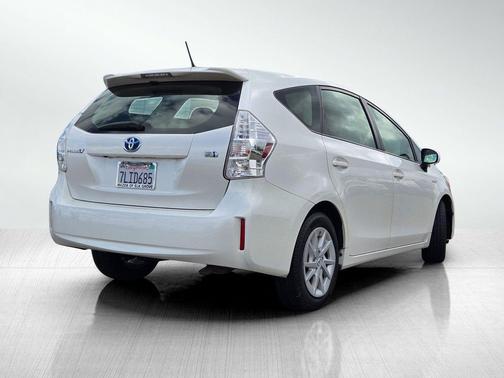 Blizzard Pearl 2014 Toyota Prius v Two