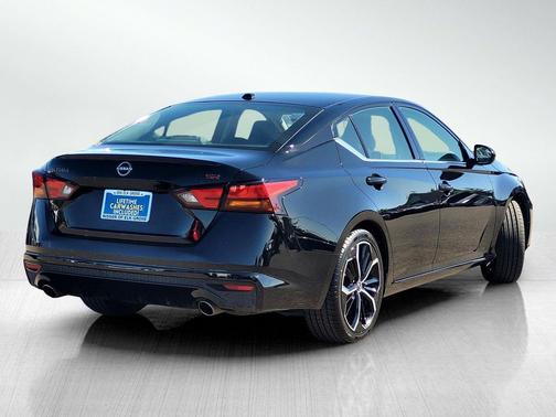 Super Black 2024 Nissan Altima SR FWD