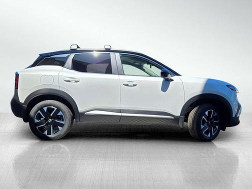 Aspen White/Super Black 2026 Nissan Kicks SV