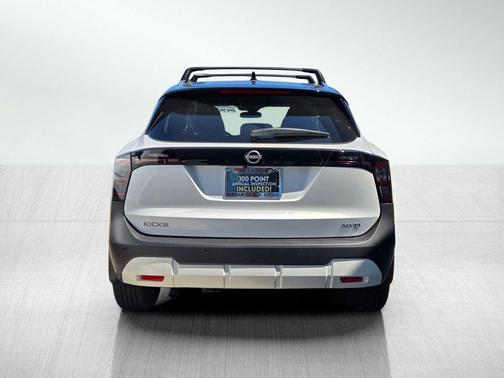 Aspen White/Super Black 2026 Nissan Kicks SV