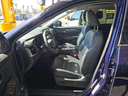 Deep Ocean Blue Pearl 2025 Nissan Rogue SL